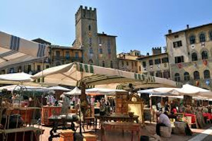 la fiera dell'antiquariato ad Arezzo